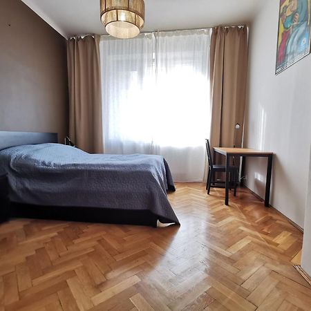 Cozy Spacious Apartment With Balcony 克拉科夫 外观 照片